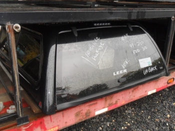 Leer 100 XL  Ford super duty short bed  - ID: 23