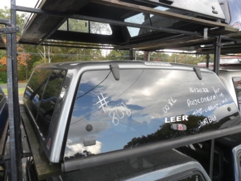 Leer 100 XL Dodge dakota short bed ext cab only  2005-2011  - ID: 42